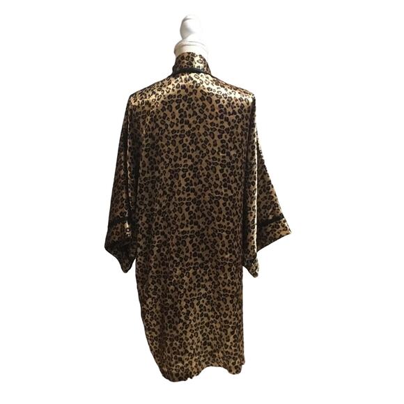 Leopard Print Robe - Picture 2 of 3